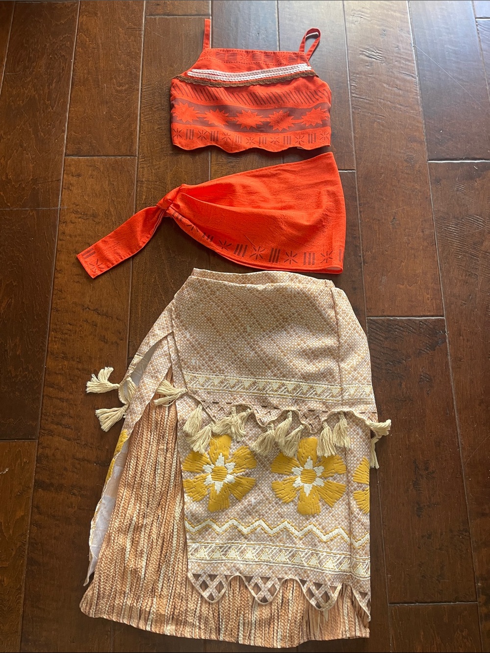 DISNEY STORE Girls Moana costume size 9/10 Halloween